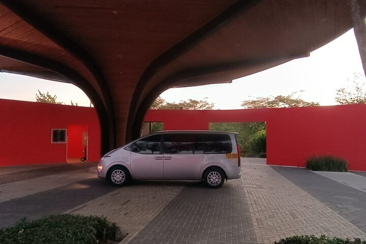 Private Transportation From Liberia Airport To Margaritaville - Photo 1 of 15